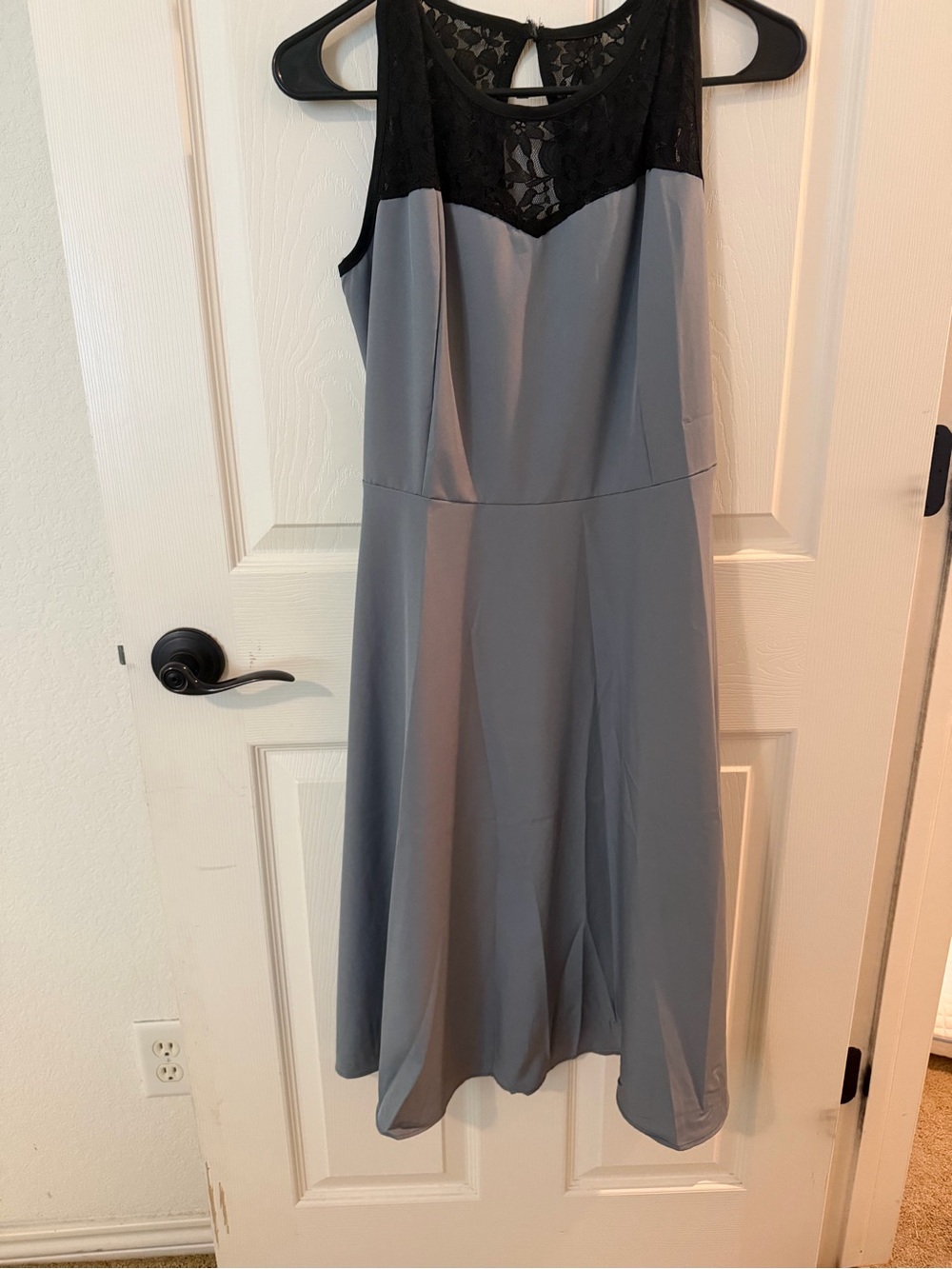 Sleeveless Gray Midi Dress with Black Lace Yoke